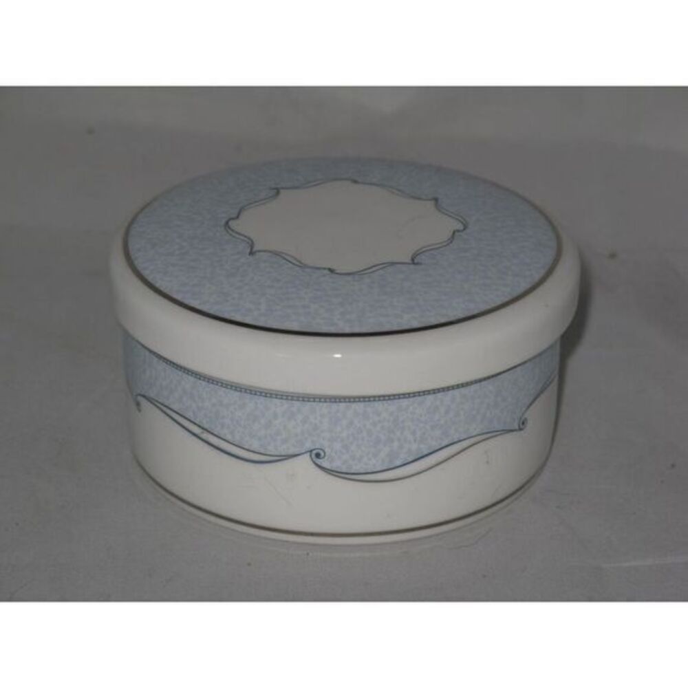 Wedgwood Venice Ring Box w/ Lid Trinket Dresser Bowl‎